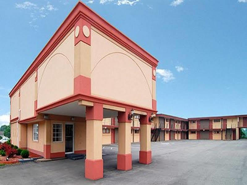 Super 8 By Wyndham Greensburg Exterior foto